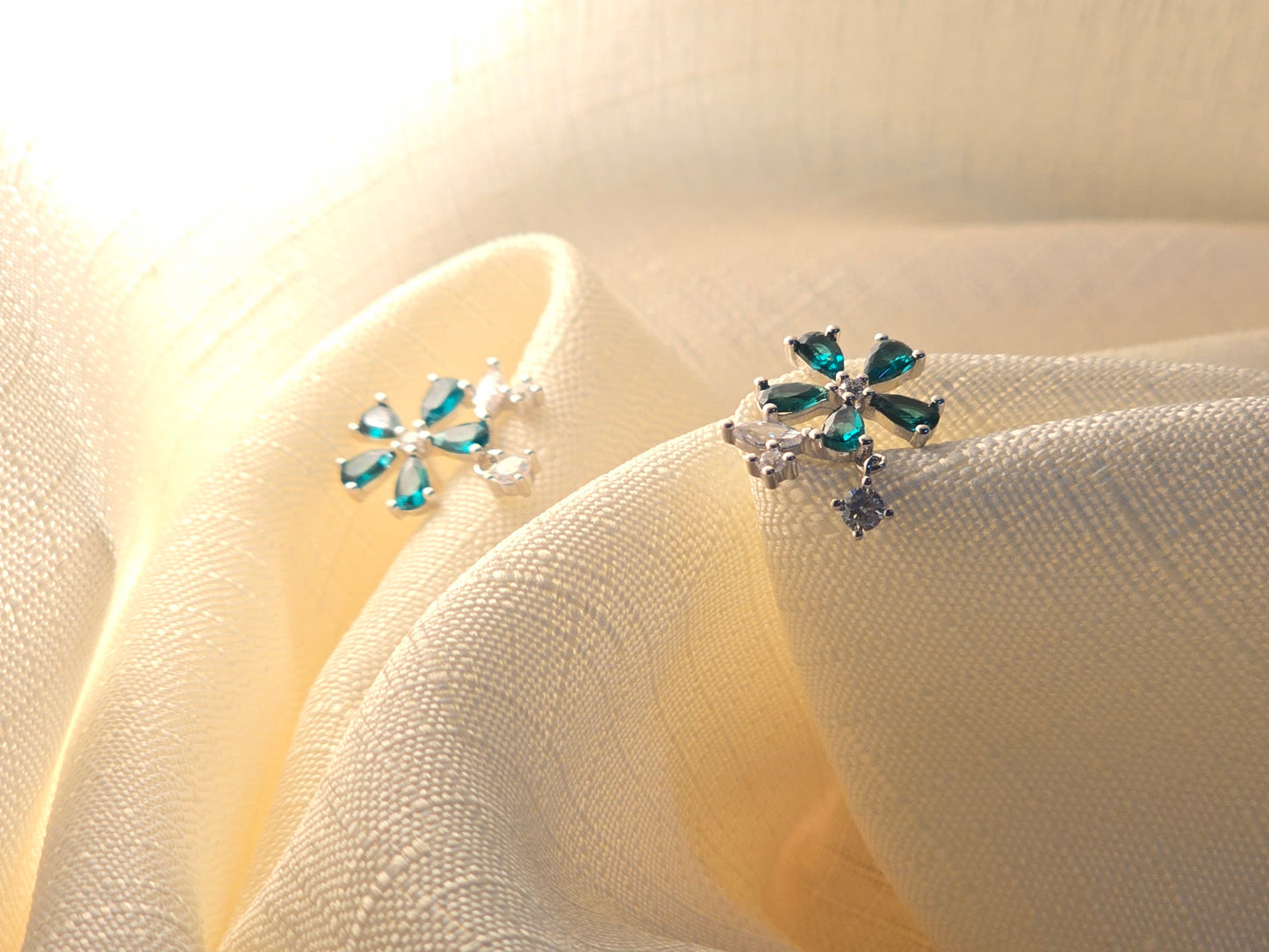 Flower Emerald Green Stone 925 Silver Earrings